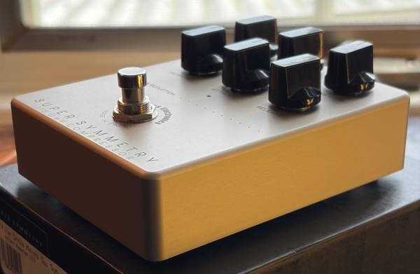Darkglass Super Symmetry Bass Compressor Pedal - musical
