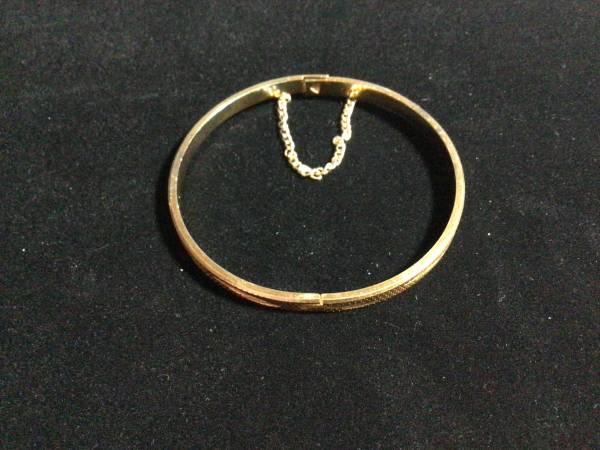 Gold Tone Bagel Bracelet 1