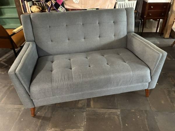 Love seat 1