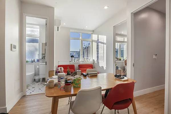 $3,200 / 2br - ☀️ Sunny & Modern 2-Bed in Prime Bushwick | NO FEE! | In-Unit Laundry! (Bushwick)63788761811457120