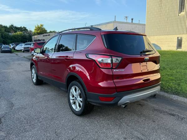 2018 FORD ESCAPE SE 4WD... 97Kmiles ...Clean carfax, 2-owners - $10,999 (hopkins)63481604966145124