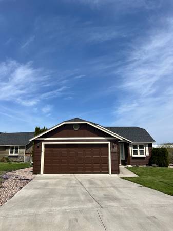$2,000 / 2br - 1032ft2 - Home on the canal! (2655) (Redmond)