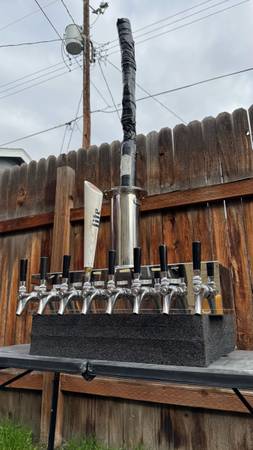 Tap tower - Draft beer dispensing system 1