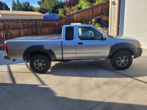 2001 Nissan Frontier - $10,00063442650165635122