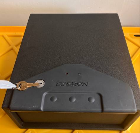 Stack-On Security SAFE with Slide-Out Drawer - locking Key 1