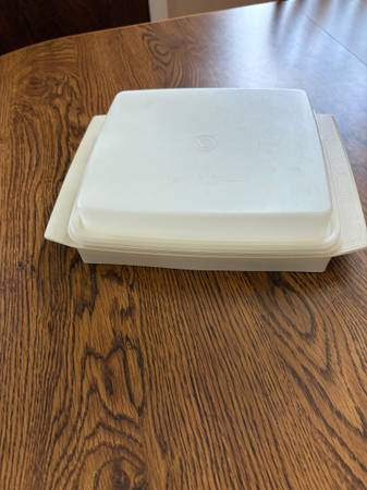 Tupperware Deviled Egg Container 1