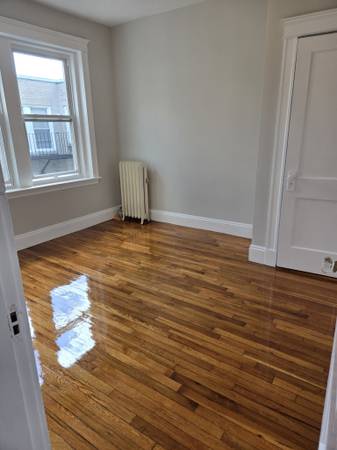 $2,850 / 2br - Allston 2 Bed/1 Bath Apartment | Commonwealth Ave (Allston)64294792437633123