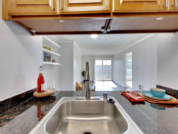$1,980 / 1br - 587ft2 - 🎉 6 Weeks FREE! Open House Today | 8AM – 7PM Charming 1-Bedroom (oakland lake merritt / grand)63664186049281122
