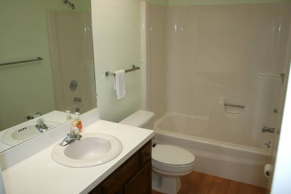 $1,650 / 2br - 1080ft2 - Move-In Ready 55+ Condo (Port St Lucie)63799961594113123