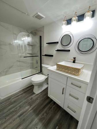 $2449.00 / 1br - 540ft2 - Living in this modern condo is a dream come true!63865483282561123