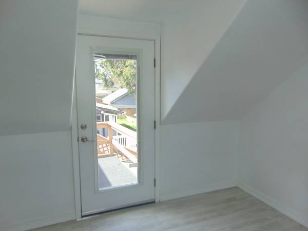 $1,250 / 2br - Apartamento de 2 habitaciones en el piso superior en el este de Medford (Medford)63654692909697121