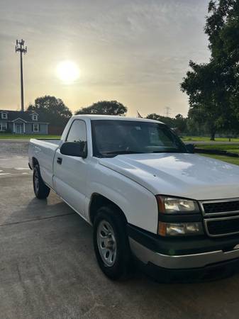 2007 Chevy silverado - $4,200 (Alvin)63617007267713120