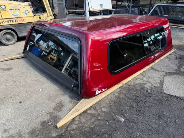 silverado camper shell protop burgundy 2014 to 2018 for 6'5 bed 1