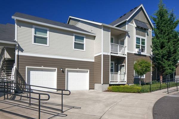 $1,837 / 1br - 822ft2 - Forest views from your newly renovated home! Call Deveraux Glen today! (10600 SW Taylor St, Portland, OR)63615726631683121