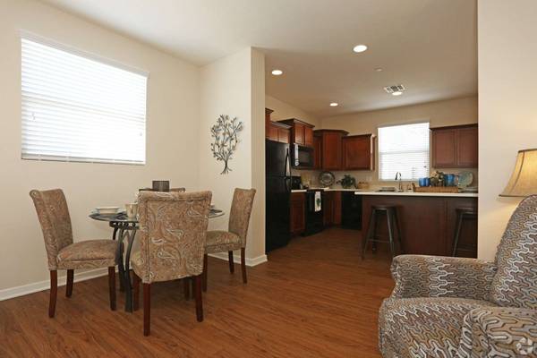 $2,130 / 2 hab - 1386 pies² - ¡Mira nuestra ubicación increíble! 2 habitaciones, 2.5 baños. Ubicado en Chandler. (Chandler)63623896930433122