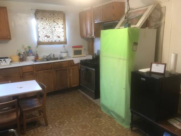 $1,800 / 2br - 1200ft2 - 3Br Apt Close Enough To Downtown (Elm St)64010164111618122