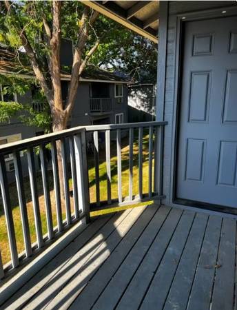 $1,300 / 1br - 772ft2 - Rare Find: 1 BR with Carport & Washer/Dryer Incl. (Boise)63794945767553121