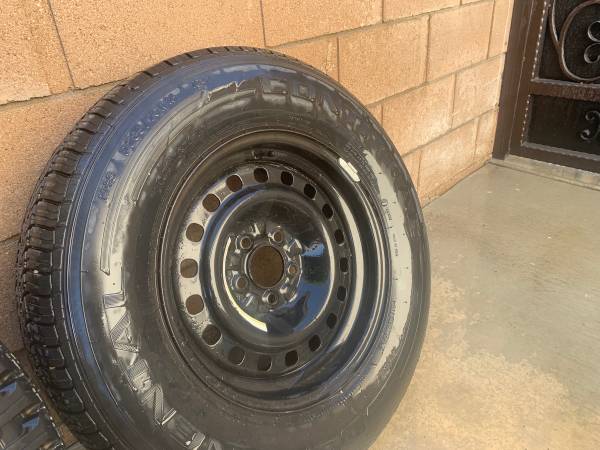 Continental tire 235-70-16 - $40 (Coachella)62957307314051121