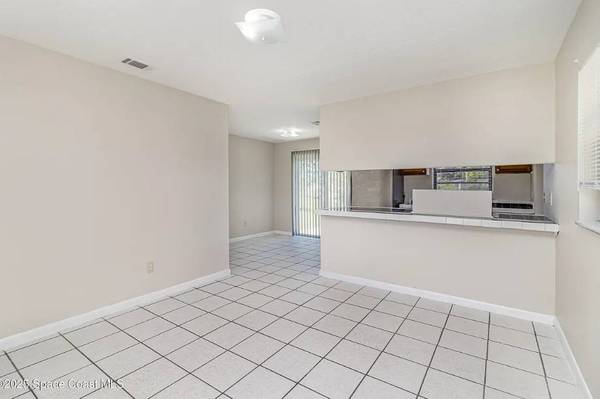 $1,050 / 428ft2 - Beachside & Furnished S-T Rental (Sattelite Beach)63846408856195121
