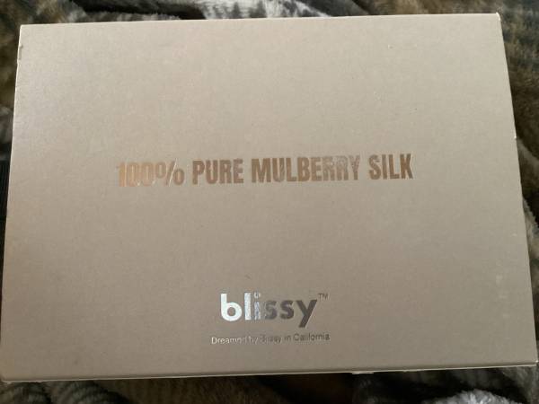 Blissy Silk Queen Pillowcase 1
