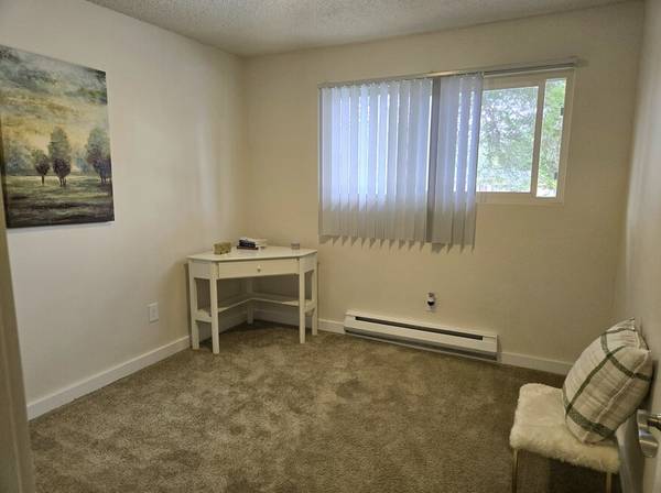 $1,580 / 1br - 780ft2 - Refrigerator, Electric Range, Internet Access (4807 200th St SW, Lynnwood, WA)63799882301441121