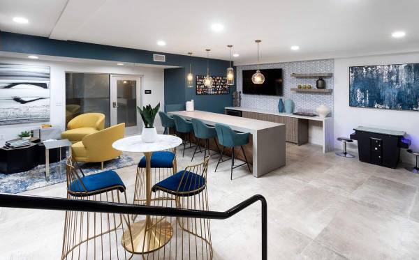 $2,035 / 460ft2 - Estás aquí. Estás en casa. Estás feliz. (East Village)63865814319105120