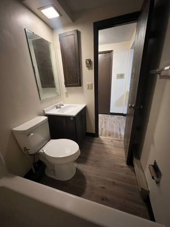 $800 / 1br - 600ft2 - 1BR with Balcony Endicott Municipal Electric Area (Endicott)64035576402307124