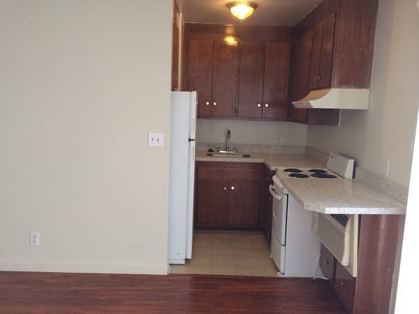 $2345.00 / 1br - 700ft2 - One Bedroom close to UCLA, available now, utilities included63998004552579123