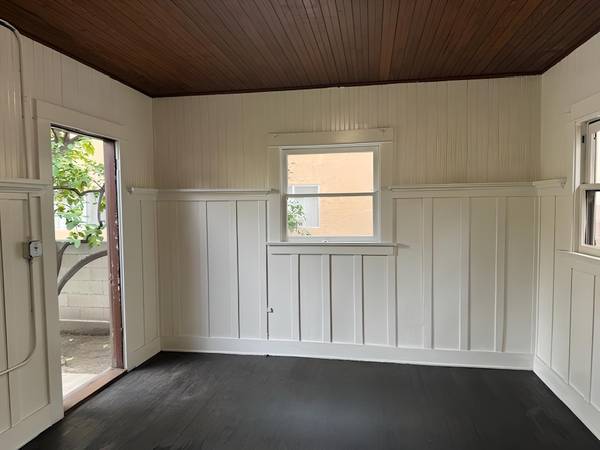 $295 345 Burchett St.-Storage Space Available (Glendale)64168769405314123