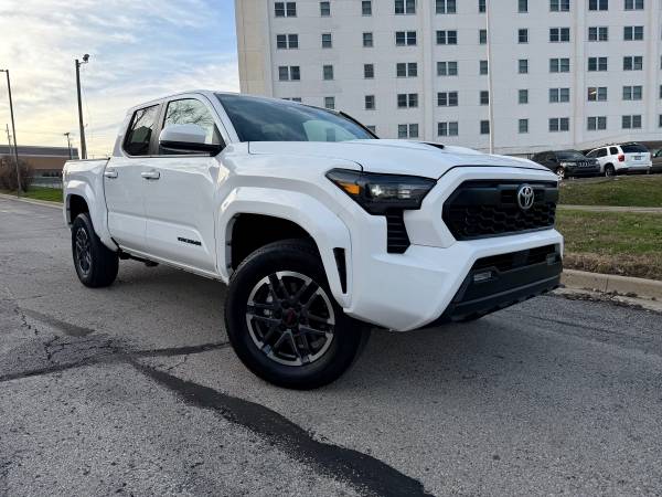 2024 Toyota Tacoma TRD Sport - Photo 2