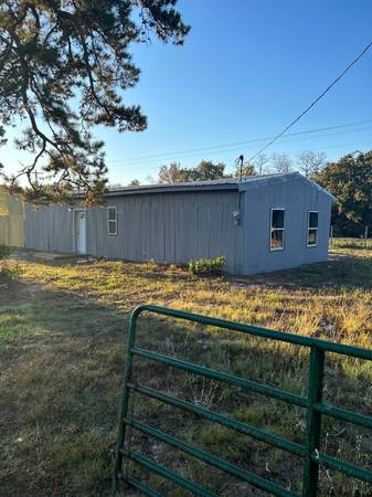 $1200.00 / 2br - Barndo64037557905153121