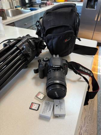 Canon EOS Rebel T4I digital camera bundle package 1