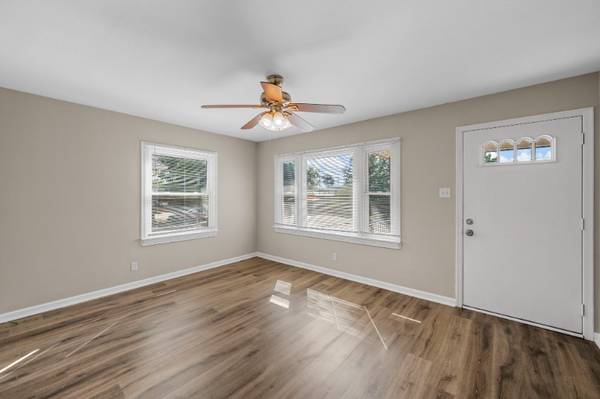 $1954.00 / 3br - 864ft2 - Charming 3 Bed 2 Bath Home in Valley Park | $1954/mo63770209116291124