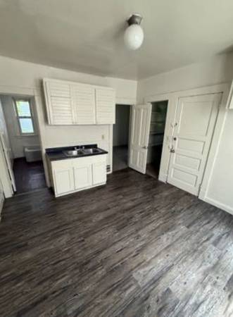 3 Bedrooms - Lower Duplex 1