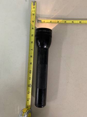 FLASHLIGHT, Mag-Lite 2 D Cell, 10”	works great 1