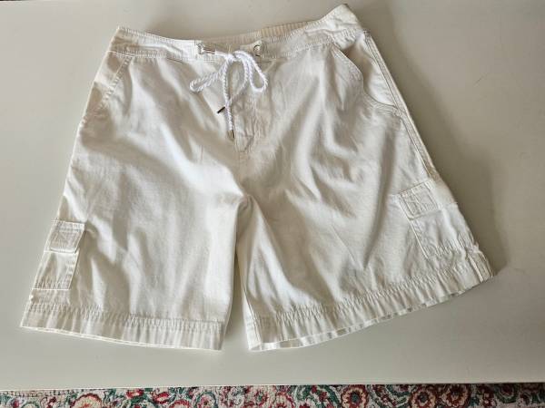 WHITE SHORTS 1
