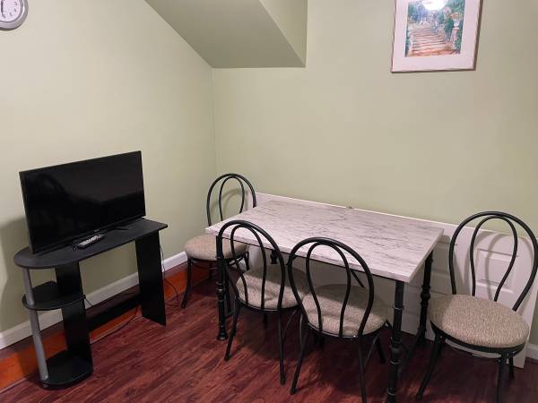 $600 Un dormitorio privado para compartir $600 (Springfield)63822036615553124