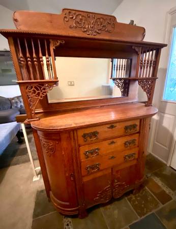 Antique Victorian Tiger Oak Sideboard Buffet Cabinet with Hutch 1