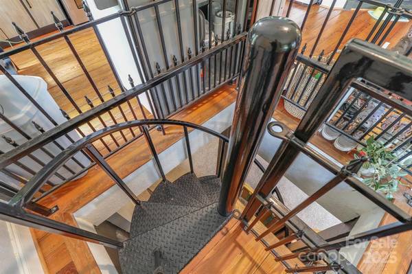 $450,000 / 2br - 1500ft2 - 1554 Pisgah Highway (Candler)64029207032451123