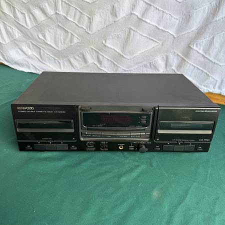 KENWOOD STEREO DOUBLE CASSETTE DECK KX-W6060 Works great. Test to your satisfact 1