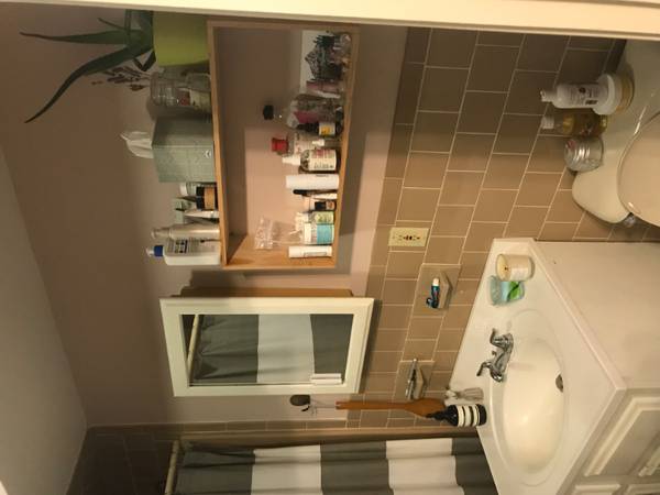 $2400.00 / 3br - 1250ft2 - 3 Bed 2 Bath clean bright apartment close to Brown, Thayer, Hope, Amtr64002827578498123