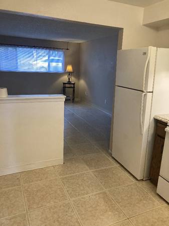$1100.00 / 2br - 750ft2 - Scenic Circle63687049783937124