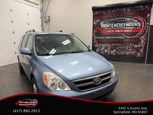 2007 Hyundai Entourage 1