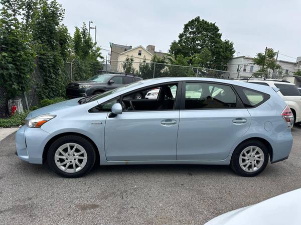 2015 Toyota Prius V TREE Hybrid - $7,90063614142839553123