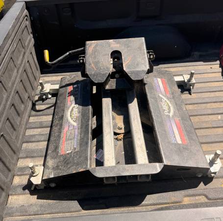 PullRite 3100 SuperGlide 5th Wheel Hitch 1