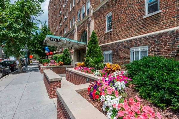 $1,799 / 350ft2 - Business Center, Double-Paned Windows, Studio/1B (1301 15th Street Northwest, Washington, DC)632508059635211216