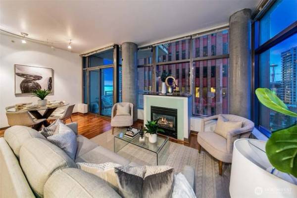 $125 / 2br - 1408ft2 - Stunning views of space needle, city & Puget sound (Seattle)63948217054595123