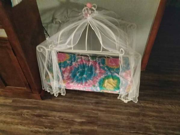 Princess bed for small dog 1