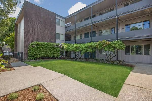 $1,399 / 1br - 420ft2 - 1 BR/1 BA that'll make your pet's tail wag! Pet-loving community. (Tacoma)63688278048643122