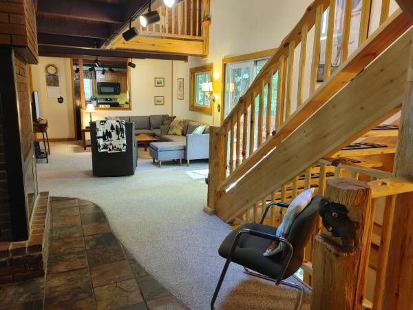 $1,680 / 8br - 4500ft2 - 9 br, 5 ba, 2 fireplaces, airhockey, pool table, 3 TVs, grill, 3 decks (North Conway, NH, fall/winter availability)63931656287106120